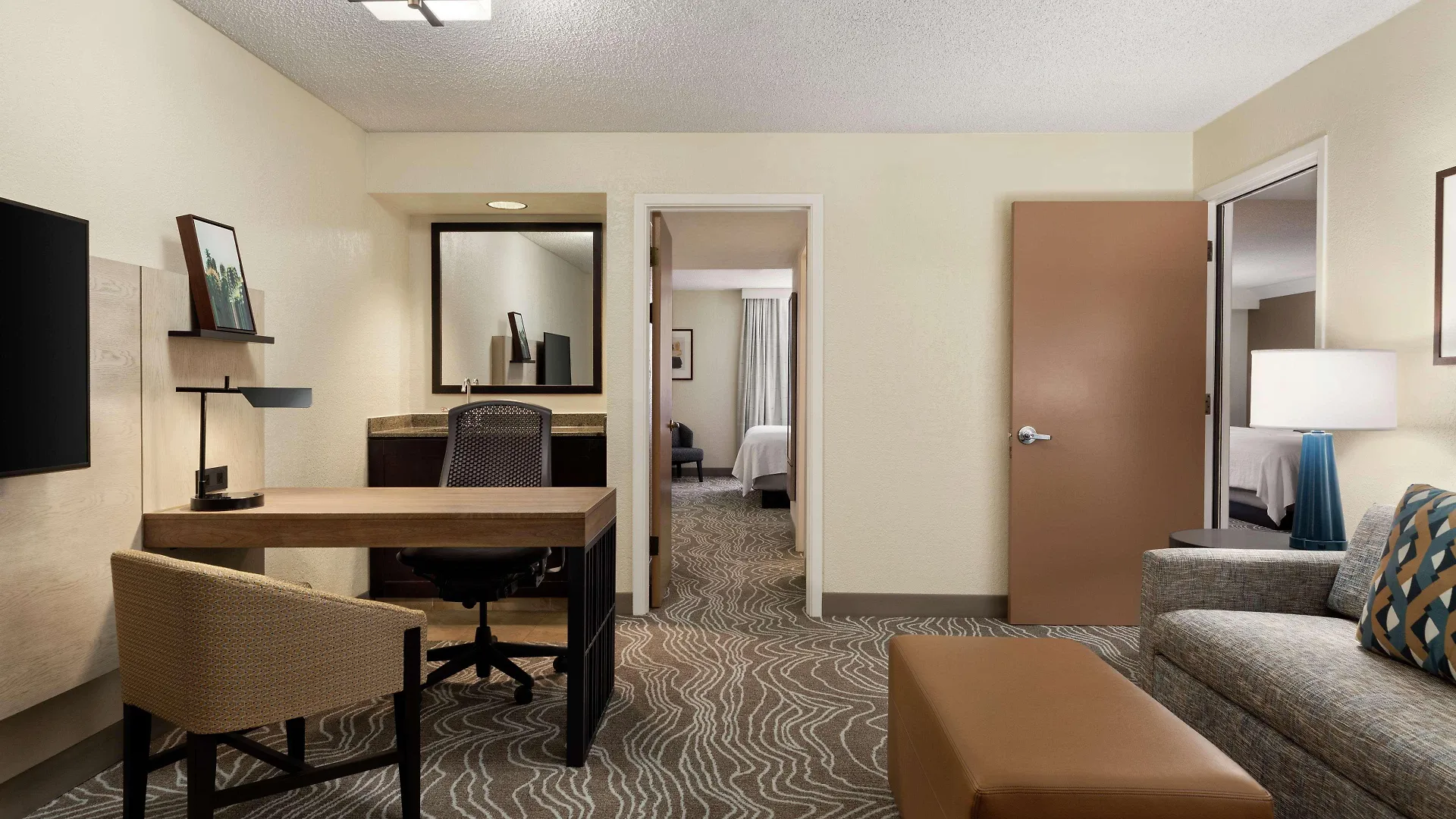 Hotel Embassy Suites By Hilton Phoenix Tempe