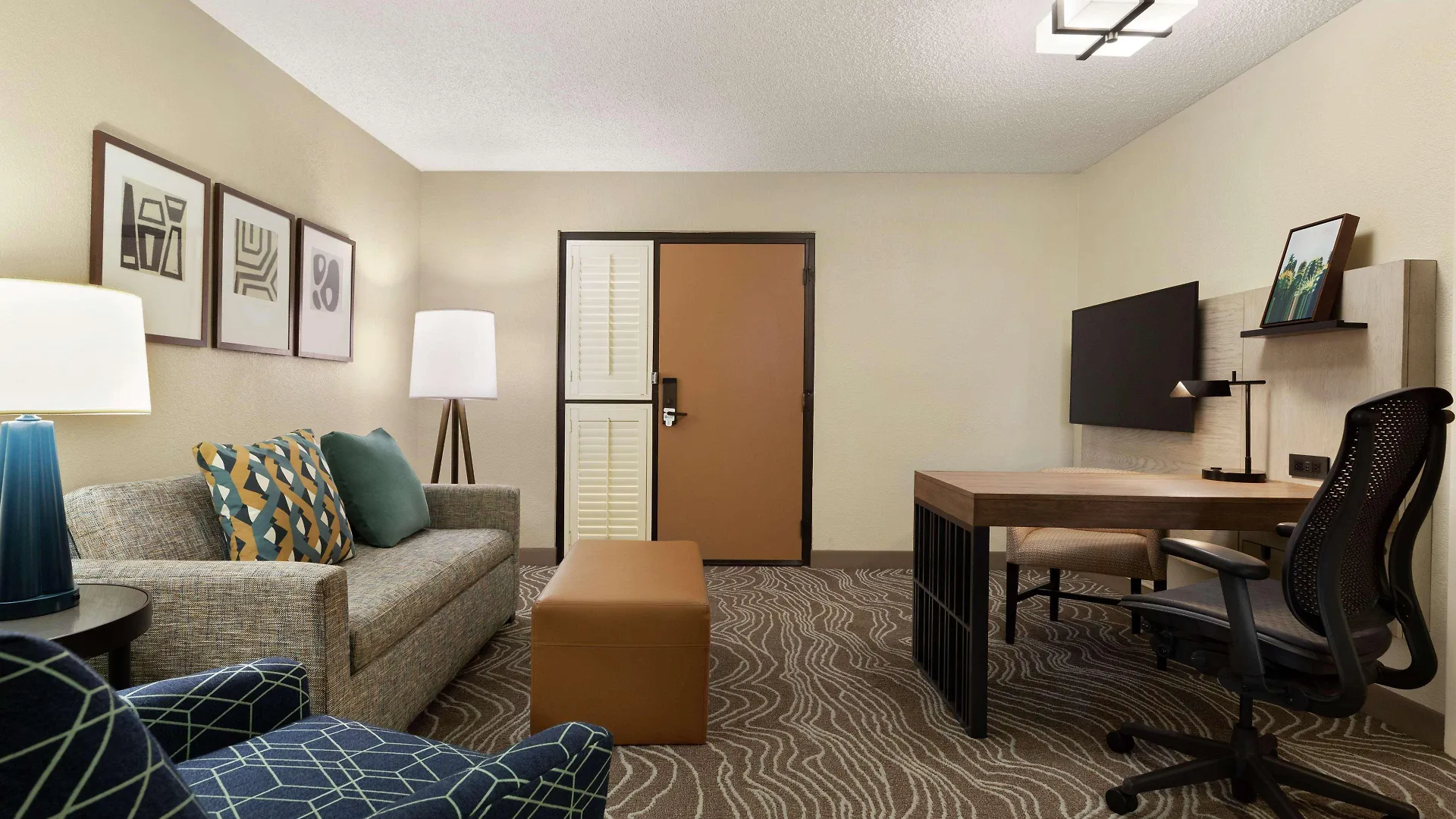 Hotel Embassy Suites By Hilton Phoenix Tempe