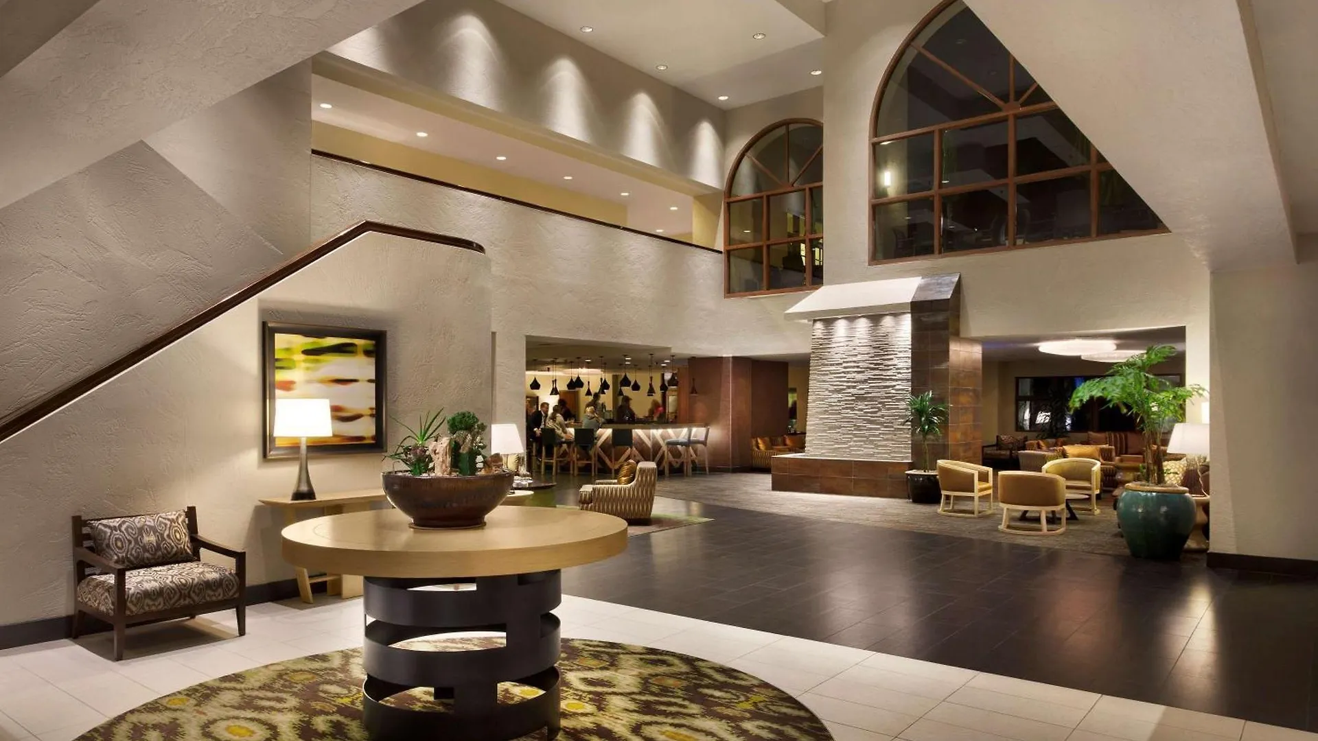 Embassy Suites By Hilton Phoenix Tempe