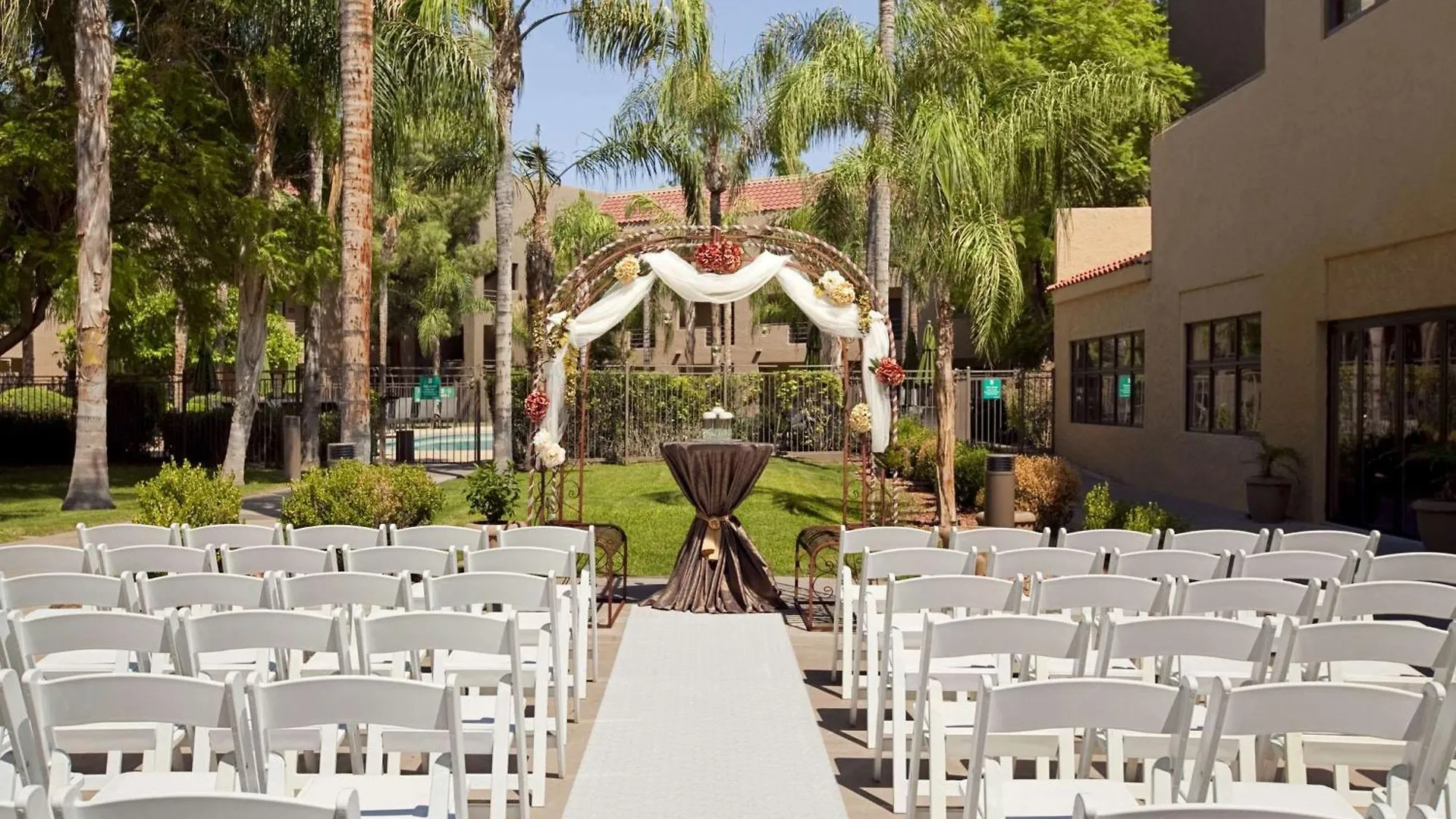 Embassy Suites By Hilton Phoenix Tempe Hotel